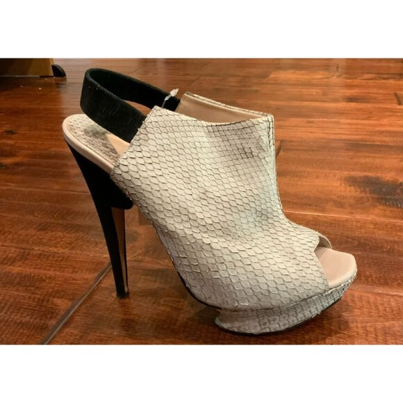 Nicholas Kirkwood Gray Suede Snakeskin Peep Toe Slingbacks, Size 40 (IT) 10 (US) - Picture 1 of 6